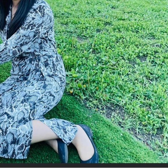 Different brand dresses - Picture 12 of 13